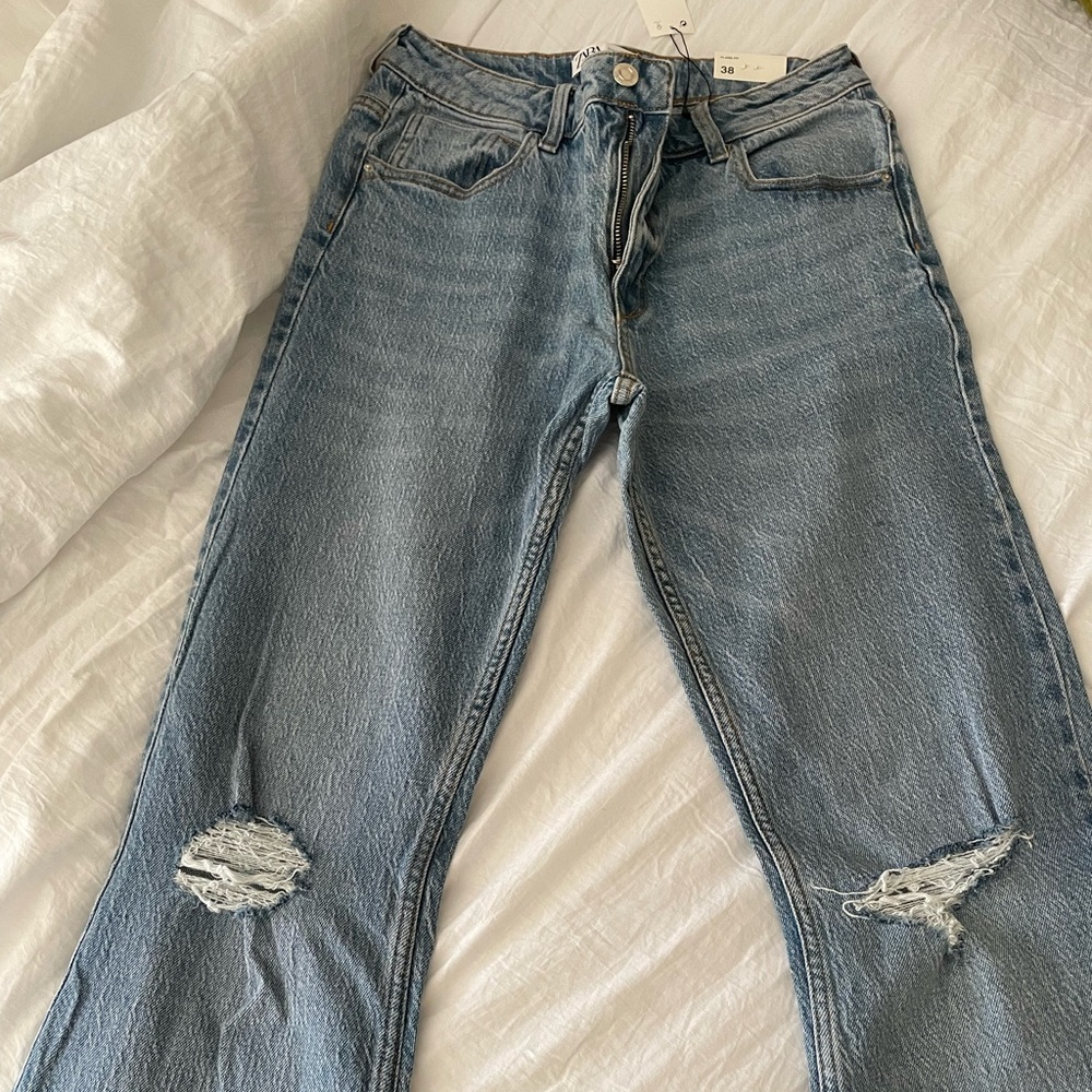 NWT Zara Flare Fit Jeans! Size 38